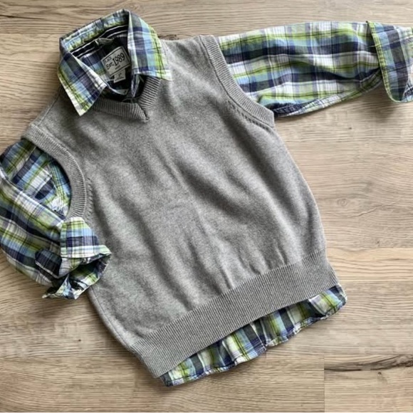 Plaid Button Up Shirt | Gray Sweater Vest | Boys | Size 4 | Children’s Place - Picture 2 of 4